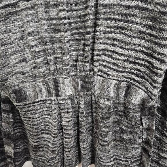 Y2K Striped Tie Front Cardigan. Cinched sleeves and large waist band. Size XL. - Picture 5 of 7